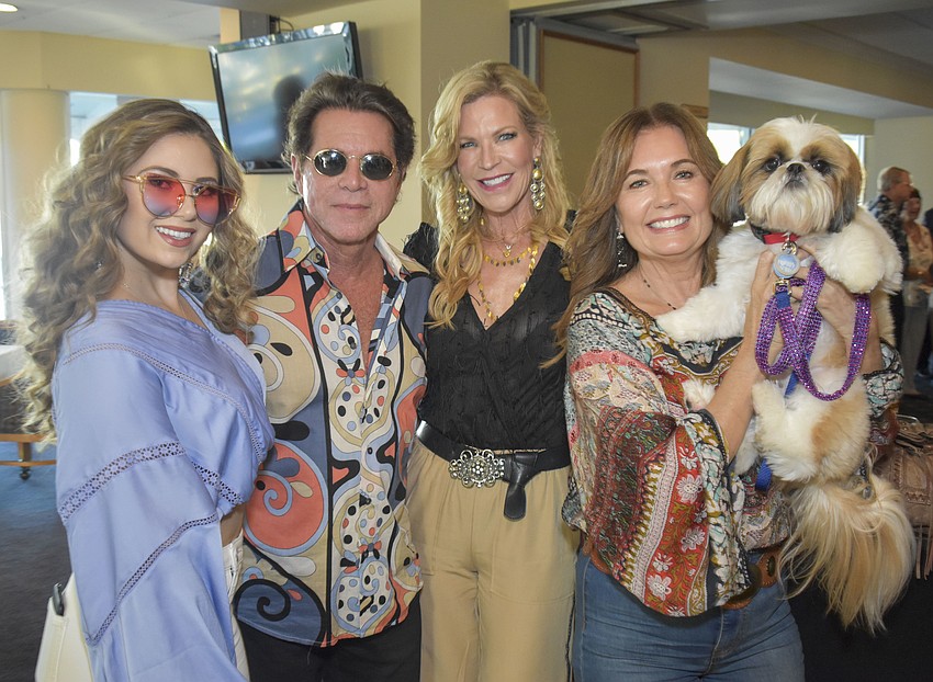 Jourdan Thayer, Jermey Thayer, Dawn Spencer, Terri Thayer and Ollie