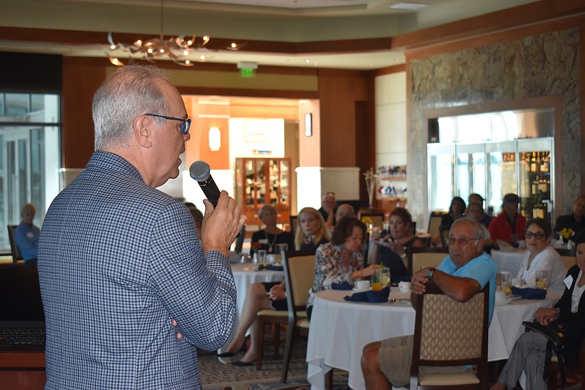 Dale Anderson speaks to the crowd.