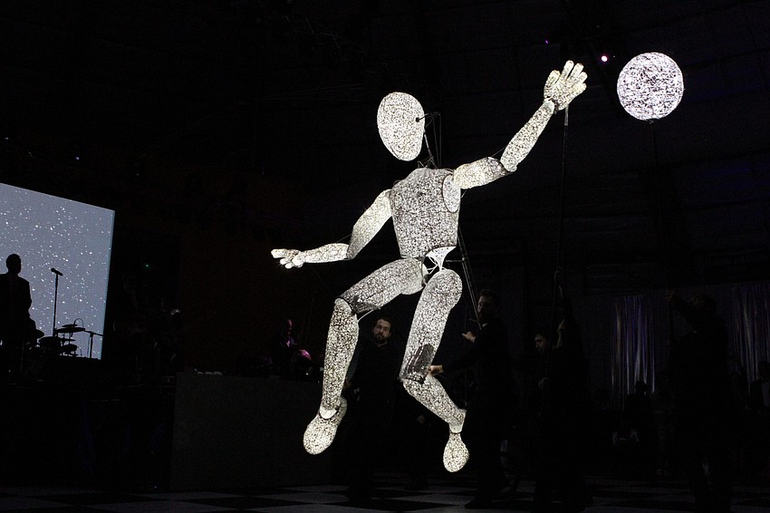 The DUNDU production brought a light giant to UnGala.