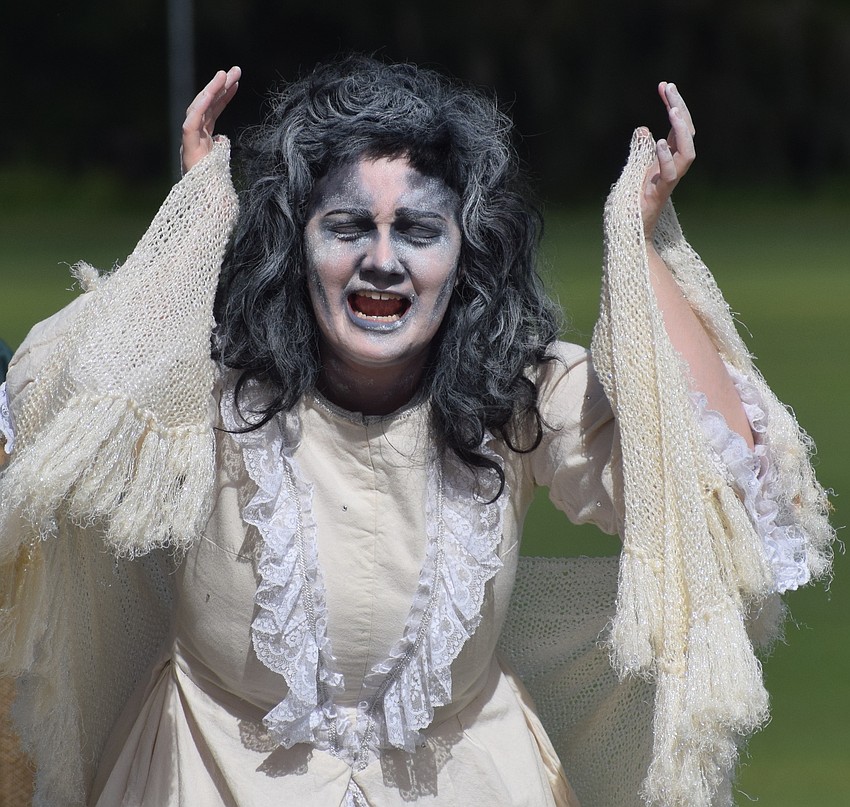 The Woman in White (Yvonne Clark) was a haunting figure during The Legend of Sleepy Hollow.