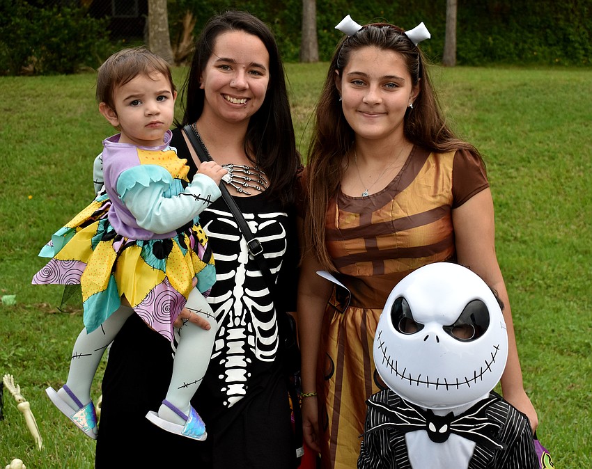 Elina, 1, Jennifer, Laila, 13, and Phillip Manus, 4