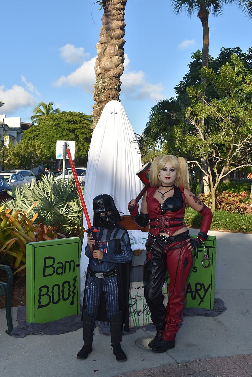 Karys Kuchinsky and Alyssa Skartados pose with a scary statue.