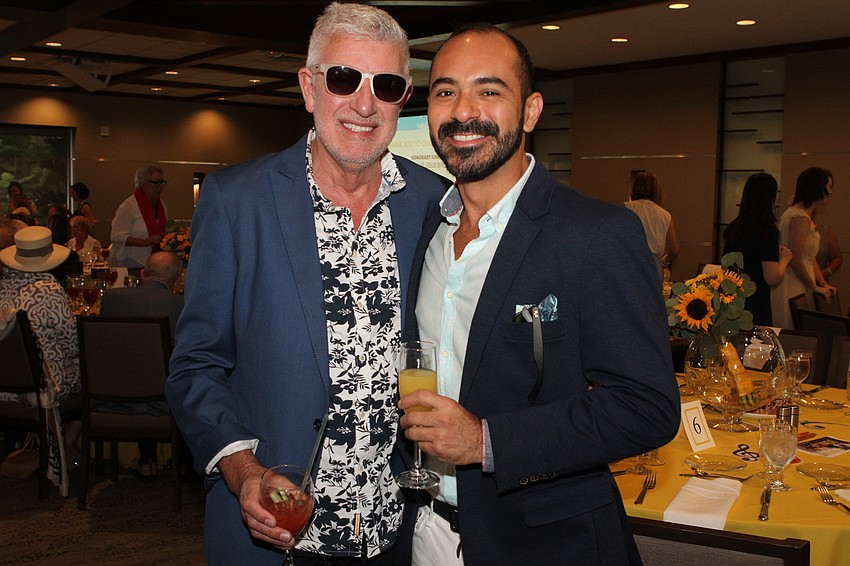 Michael Donald  Edwards and Orlando Sánchez