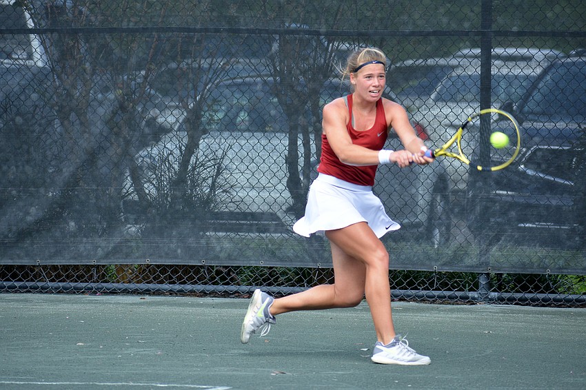 Oklahoma sophomore Marcelina Podlinksa returns a shot against Florida sophomore Marlee Zein. Podlinksa would win the women's championship.