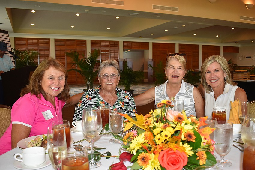 Winners Elaine Boyer, Marge Lichtenstein, Bonnie Berner and Shary Price.