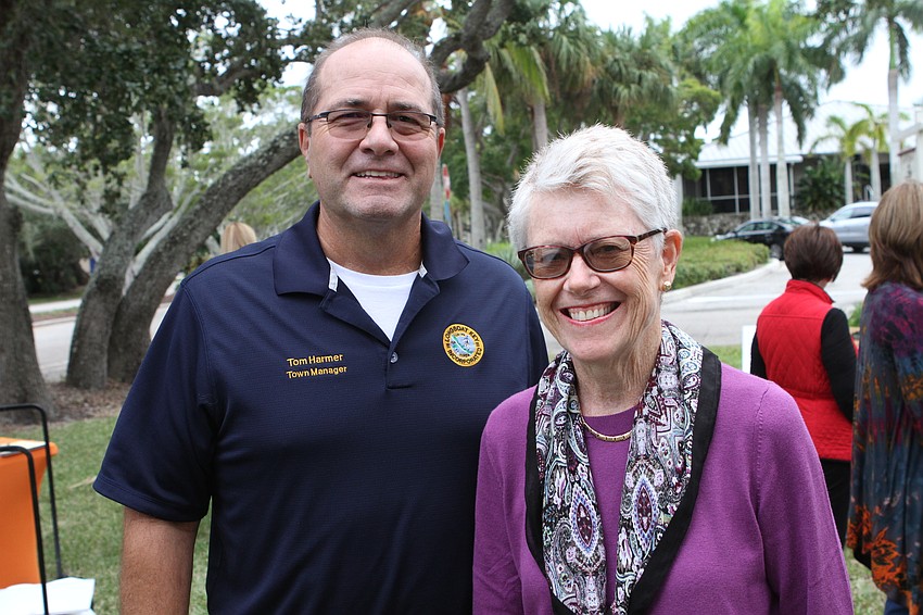 Tom Harmer and library president Mary Baker