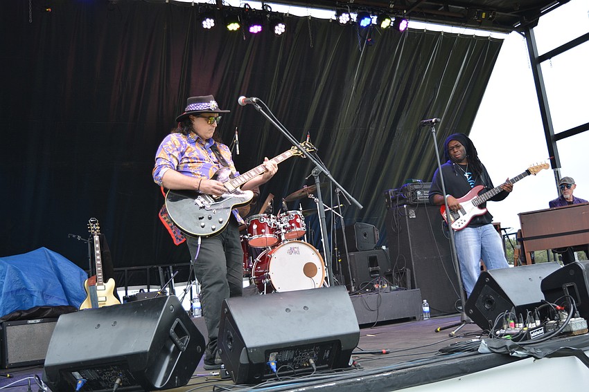 Sounds from R.J. Howson & Friends had people dancing.