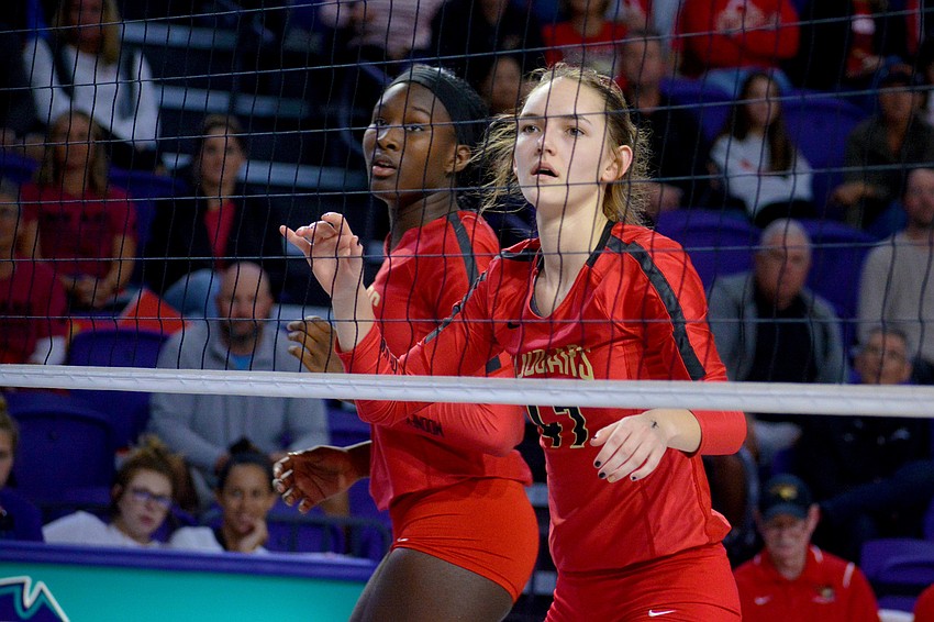 Jordyn Byrd and Anna Klemeyer read the opposing offense.