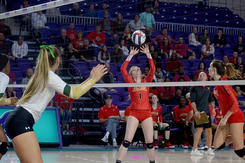 Izabella Rae sets up her teammates for an easy kill attempt.