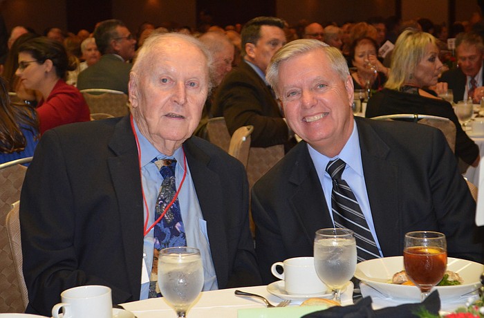 Bill Kelley poses with guest of honor Sen. Lindsey Graham of South Carolina.