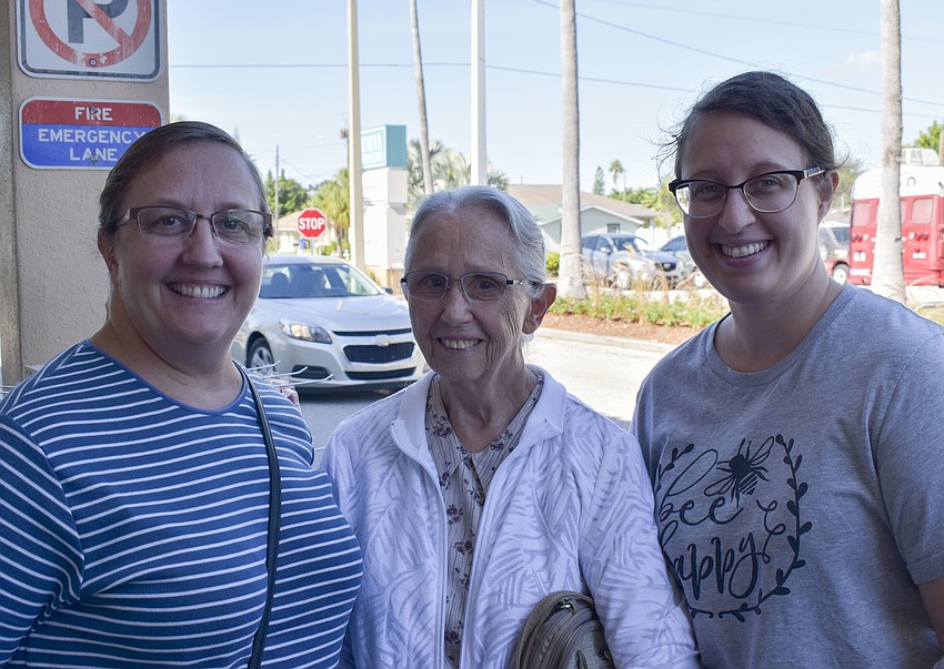 Violet Miller, Rachel Graber and Rachelle Miller