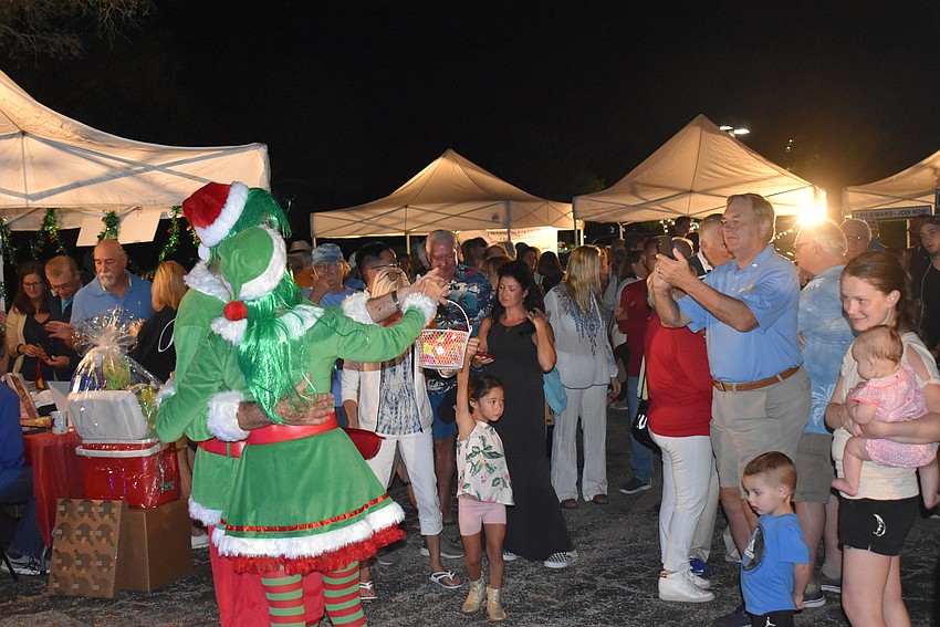 The elves took to the dance floor.