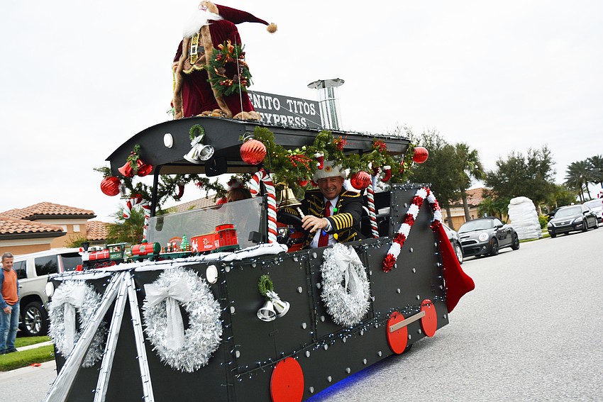 Richard Biller engineered an awesome golf cart float.