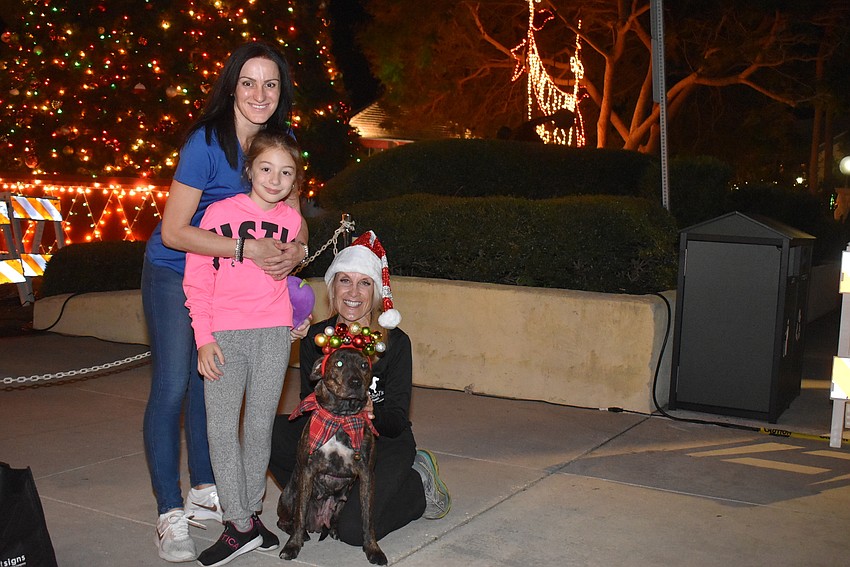 Gabriela and Gigi Omdrejkovic with Paige Knoebel and Minka of Satchel's Last Resort Rescue and Sanctuary.