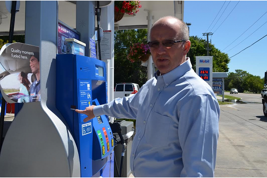 On March 13, Longboat Key Detective Sgt. Bob Borque drove to the Mobil Longboat Key Mart to uncover a credit-card skimmer after he realized a device allowed a Key residentâ€™s credit-card information to be stolen.