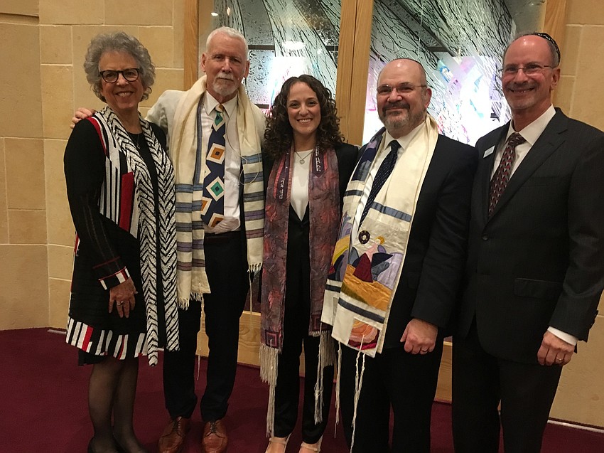 Rabbi Laura Geller, Rabbi Geoff Huntting, Rabbi Samantha Kahn, Chazzan Cliff Abramson and Temple Sinai President Gary Kravitz