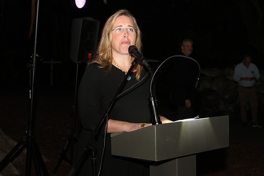 Selby President and CEO Jennifer Rominiecki welcomed the crowd.