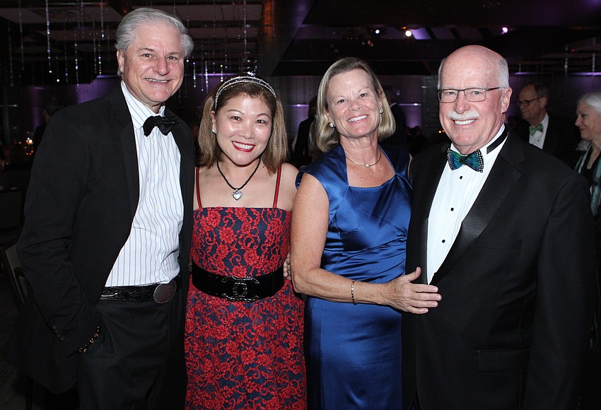 Your Observer Photo Dan and Tina Napoli with Betsy Winder and Jeff