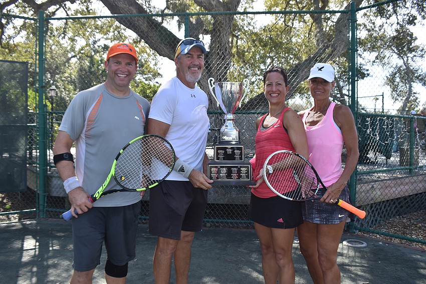 Div. 3 winners Roger Blair, Guillermo Vidal, Desiree Lurf and Angie Eason.