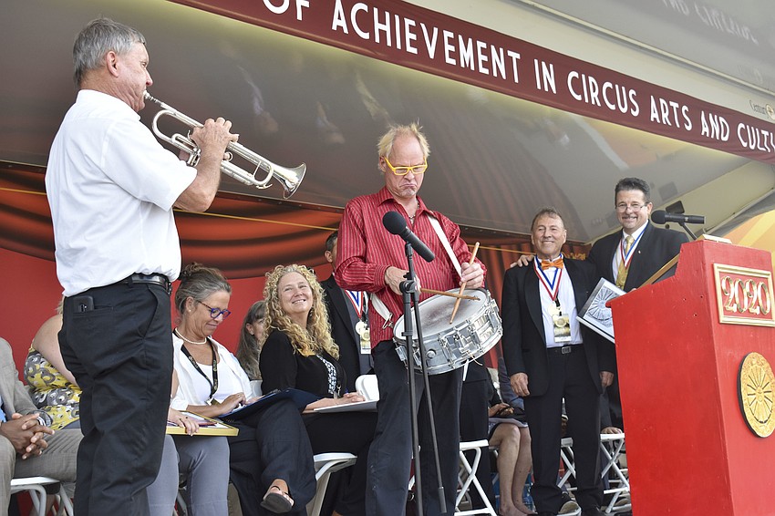 Keith Green and George Hooks play Pedro Carrillos, Sr.'s routine song.