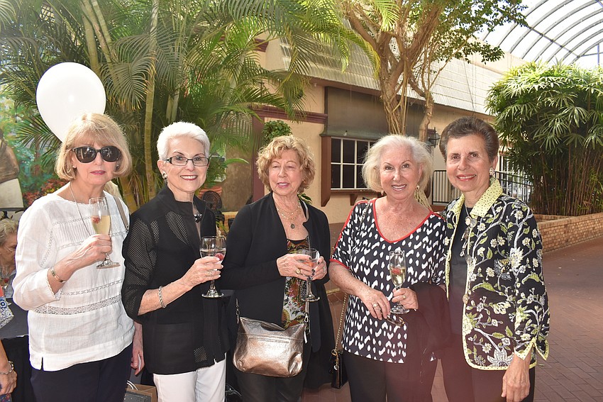 Linda Maddaugh, Rochelle Bass, Robbi Weiss, Yvonne Svastal and Caryl Levin.