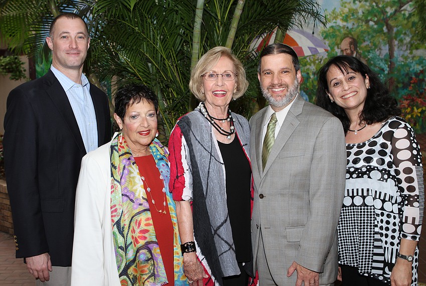 Hershorin Schiff Community Day School Head of School Dan Ceaser, Wendy Katz, honoree Sue Rosin, Rabbi  Michael Werbow and Stacey Edelman