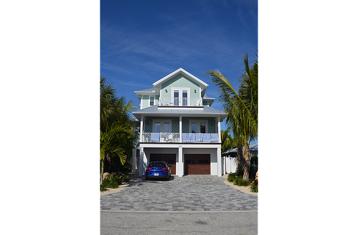 St. Armands and Lido Key residents have complained to city officials about rental homes marketed online as sleeping more than 20 people.