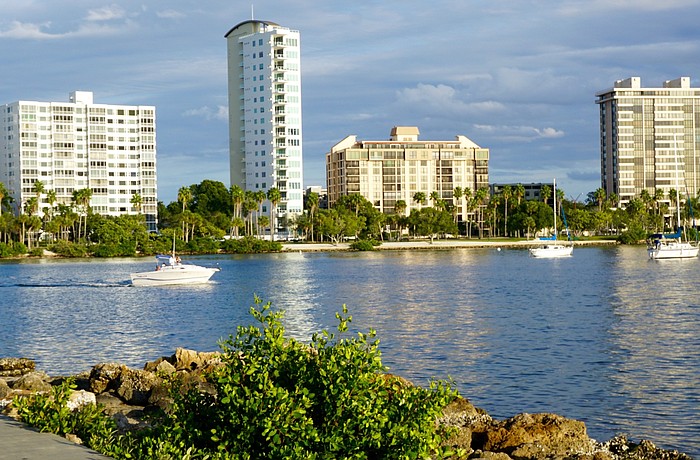 Sarasota County had a 75% return rate for questionnaires during the 2010 Census.