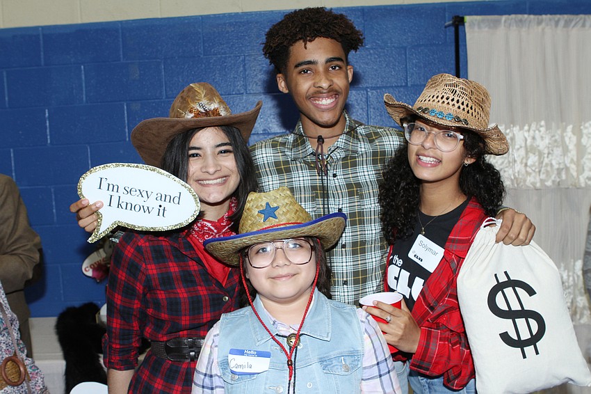 Leonela Tase Sueiro, Camila Covarrubias, Bryan Belvin and Solymar