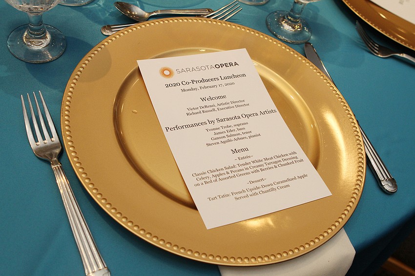 Guests followed the cocktail hour with dinner.