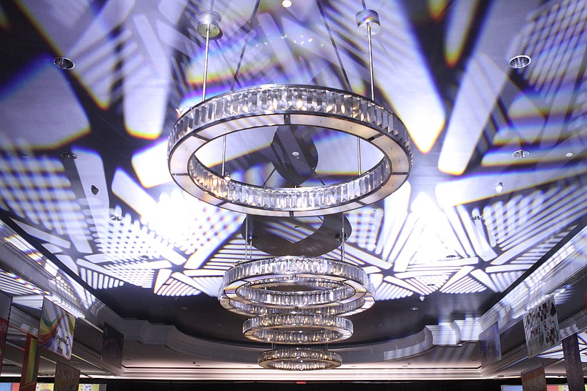 The ceiling had a fractal pattern.