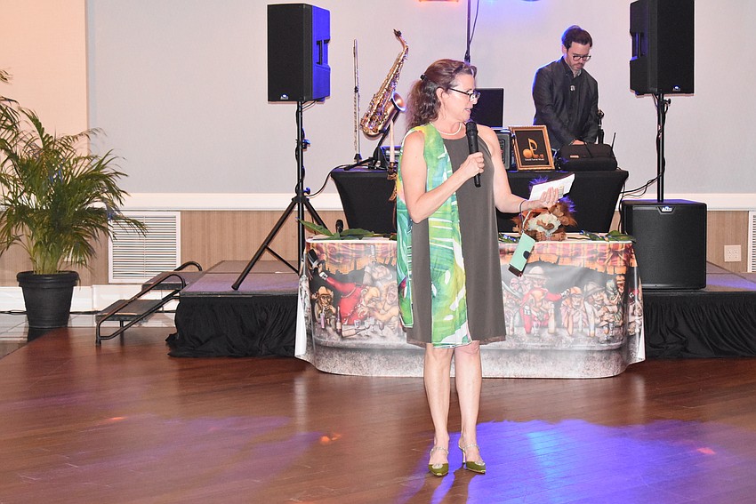 Suzy Brenner addresses the crowd.