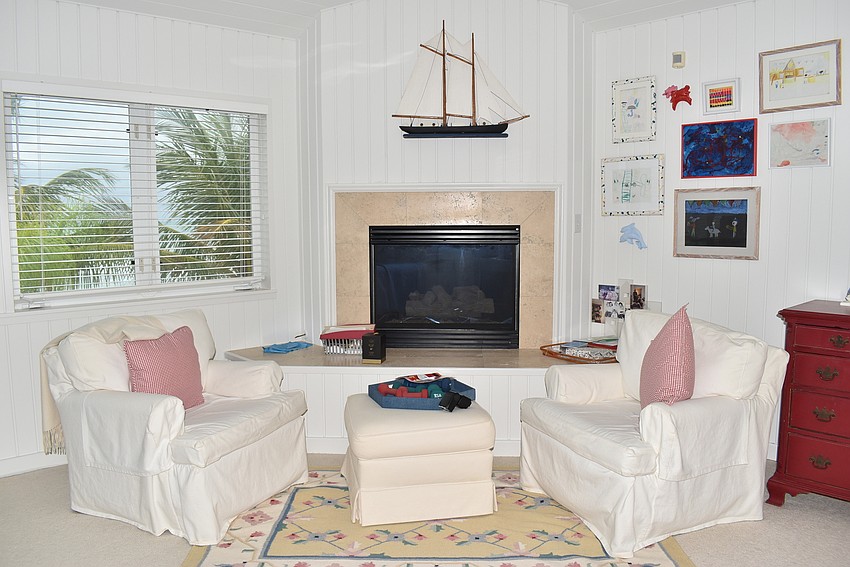 Horne's seating area brings together the nautical theme and the Florida views.