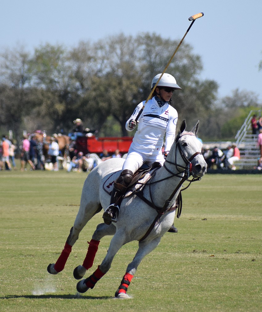 Dawn Jones of San Saba leans into a turn during Sarasota Women's Challenge action.