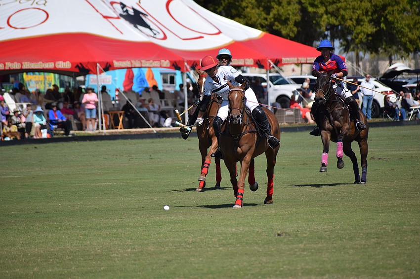 San Saba's Kendall Plank breaks away during the Sarasota Women's Challenge.