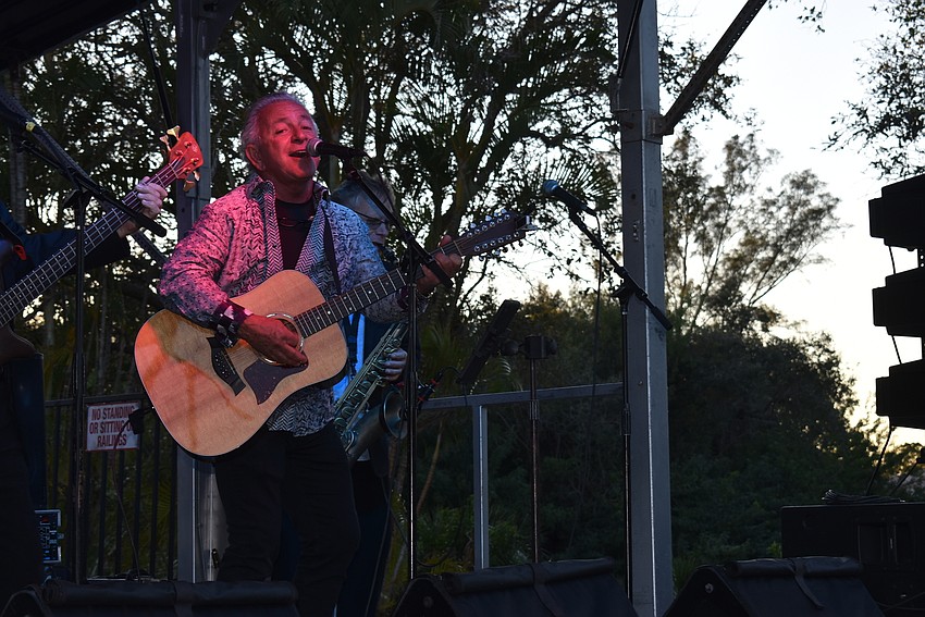 Billy Rice rocks the crowd.