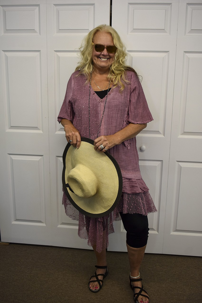 Model Linda Rydell rocks a beach-ready outfit.