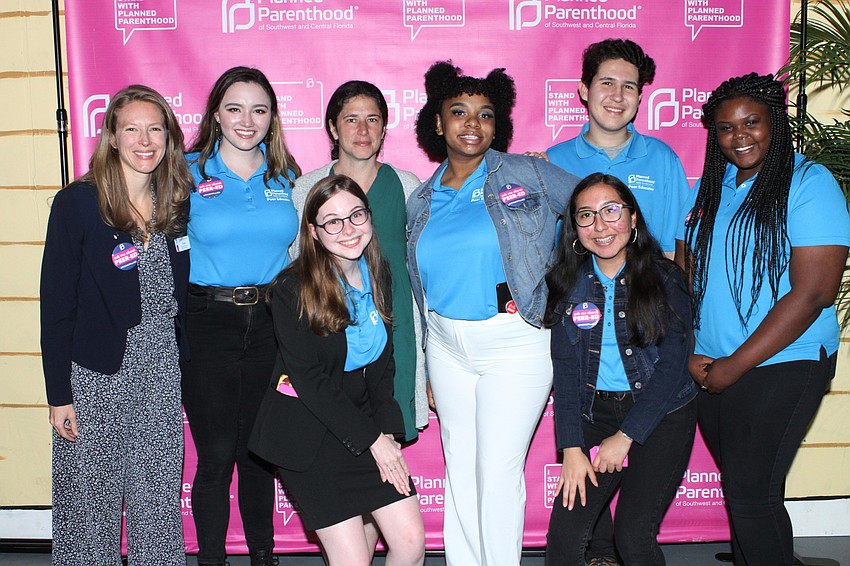 Peer Educators Paola Ferst, Dylan Black, Brianna Nelson, Speaker Rebecca Traister, Zairw Kekahuna-Samedi, Mayra Arenas-Castillo, Alex Ivanchev and Jabrielle Nelson