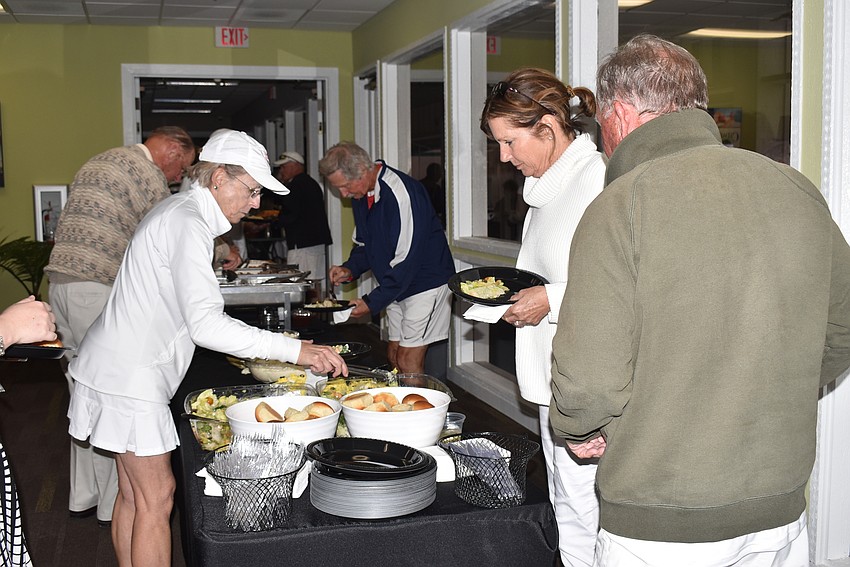 Attendees dined on a buffet dinner.