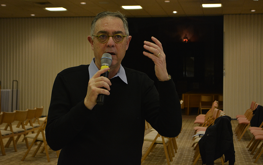 Rabbi Meir Azari speaks at a men's club breakfast Sunday morning during the inaugural Israel Weekend at Temple Beth Israel.