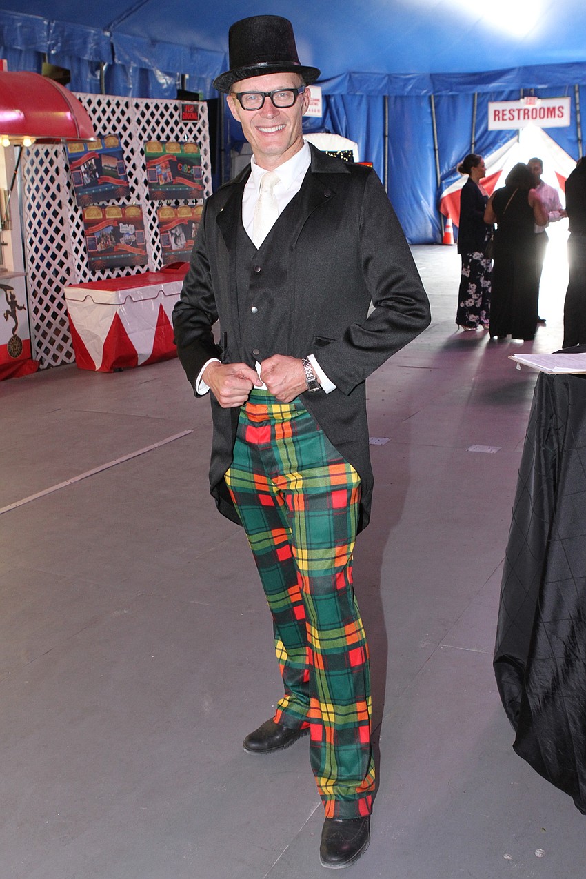 Auctioneer Geoff Cowan