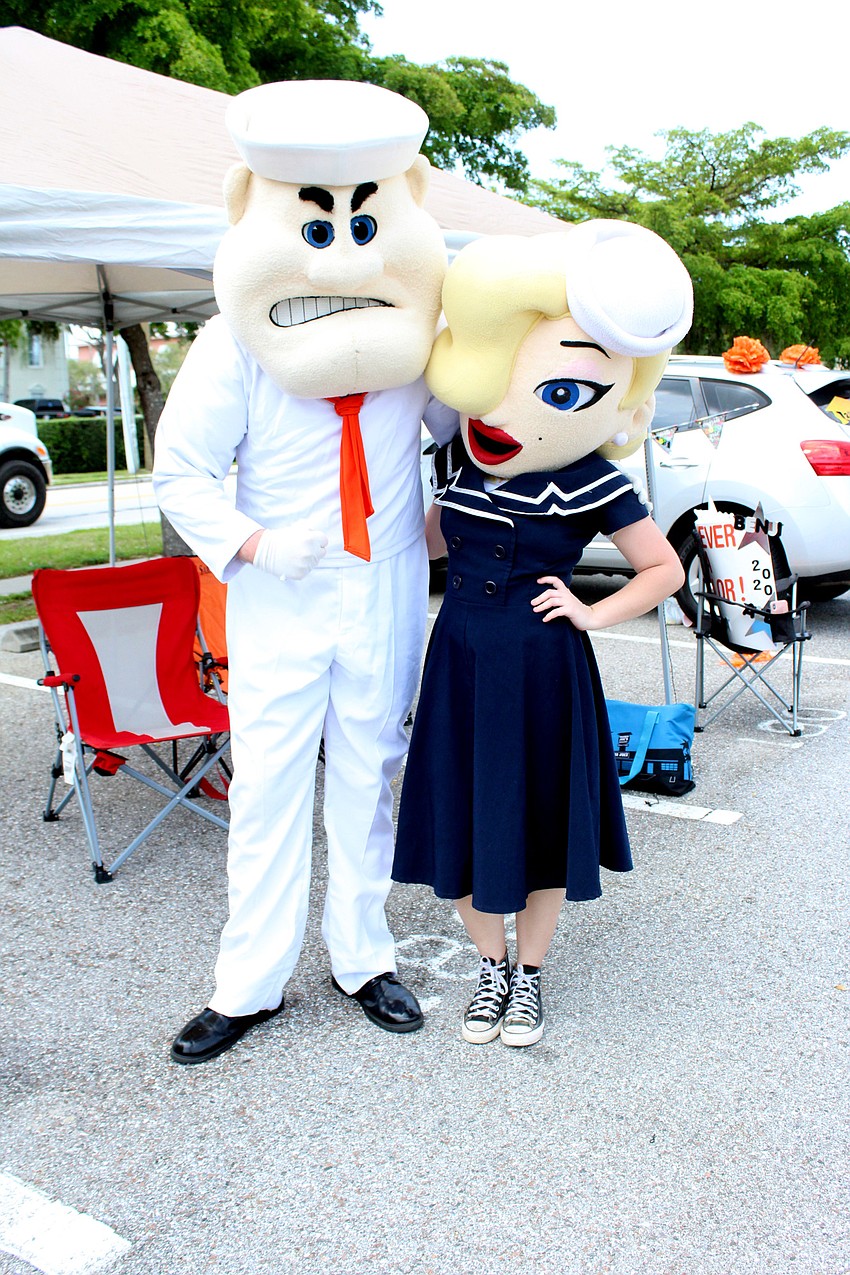Sarasota High's mascots Sam and Sally made an appearance.