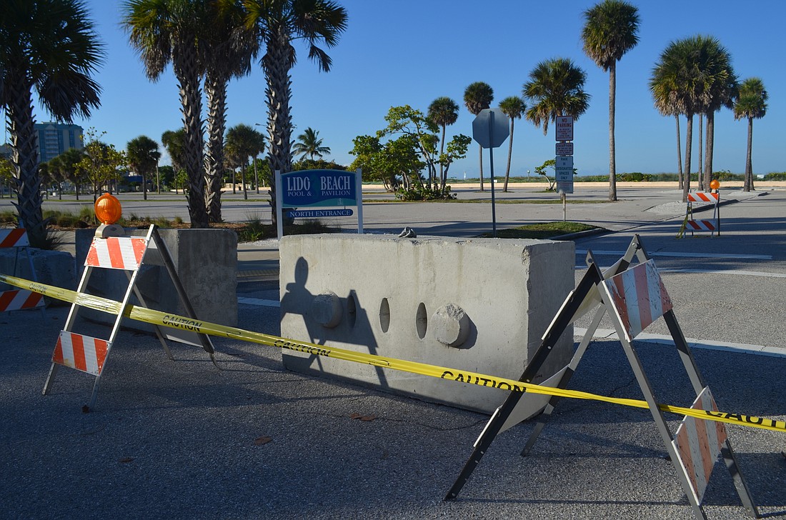 In another split decision, the City Commission affirmed its decision to keep Lido Beach closed until at least next week.