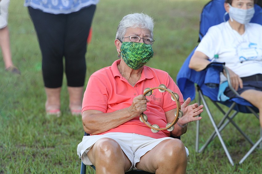 Deacon Dar played music.
