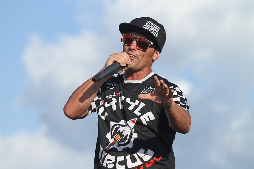 Johnny Rockett announced the show.