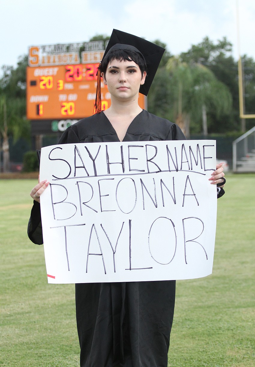Cici Cushman made a statement with her graduation photo.