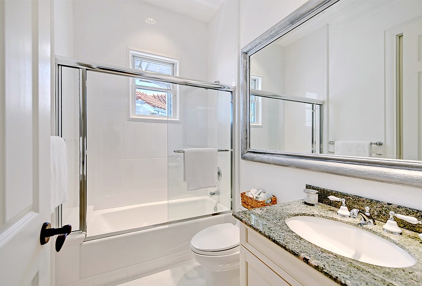 The home offers 7½ bathrooms.