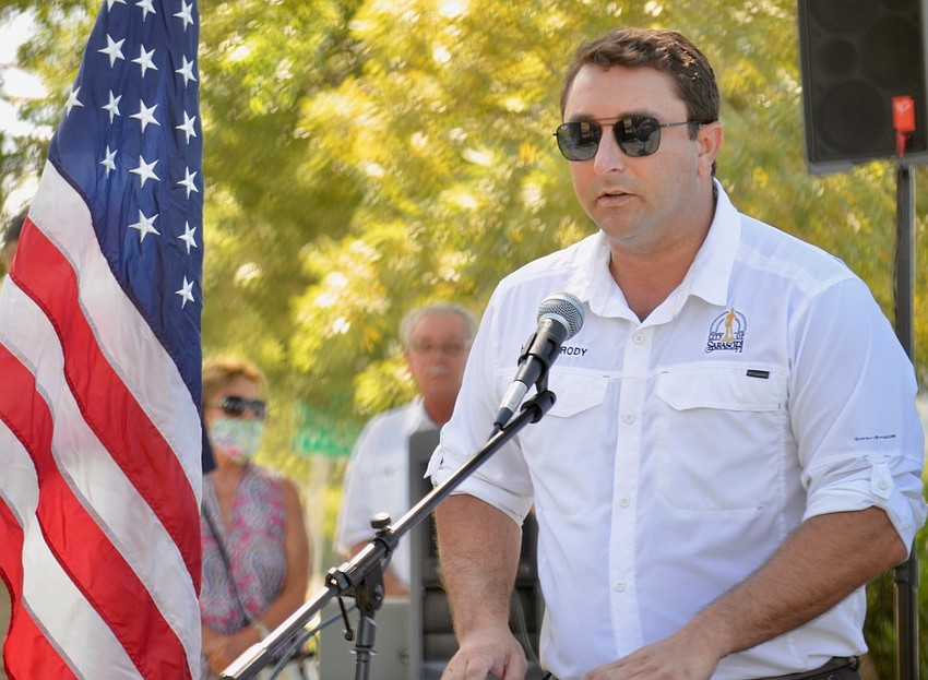 City Commissioner Hagen Brody delivered a proclamation, honoring veterans.