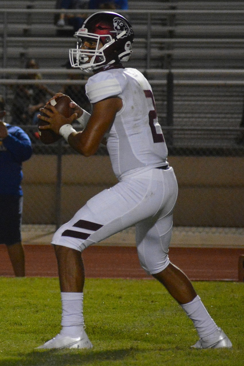 Rice commit Shawqi Itraish completed 13 of 19 passes for 173 yards and two touchdowns.