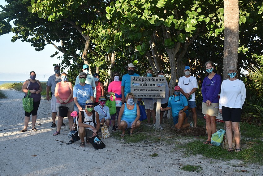 The assembled group of trash volunteers.